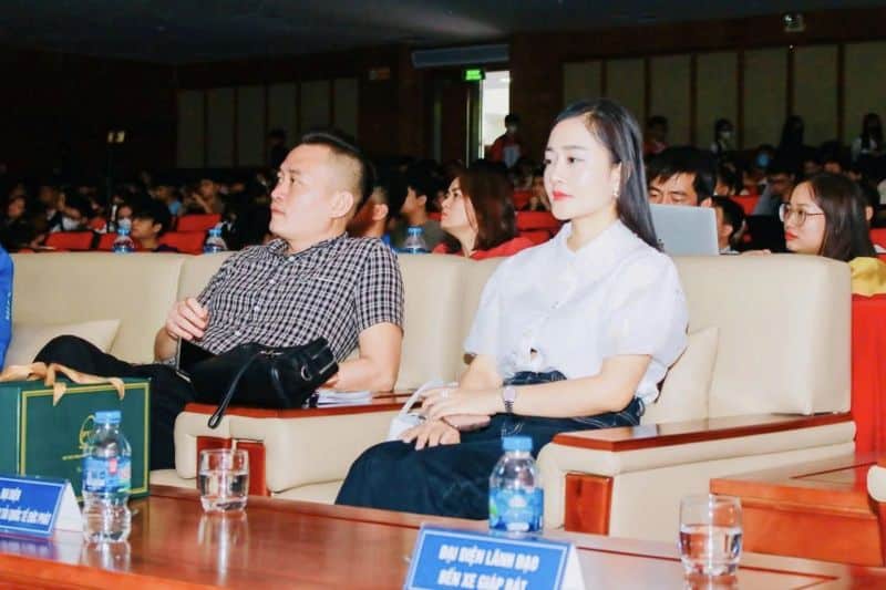 Vận Tải Quốc Tế Đức Phát tặng quà sinh viên 4