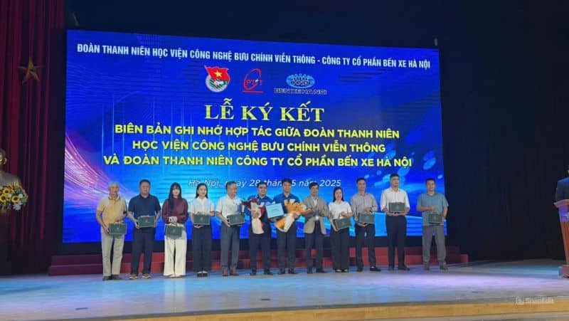 Vận Tải Quốc Tế Đức Phát tặng quà sinh viên 3