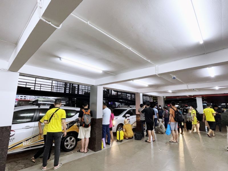 đặt xe limousine về Hà Nội 2