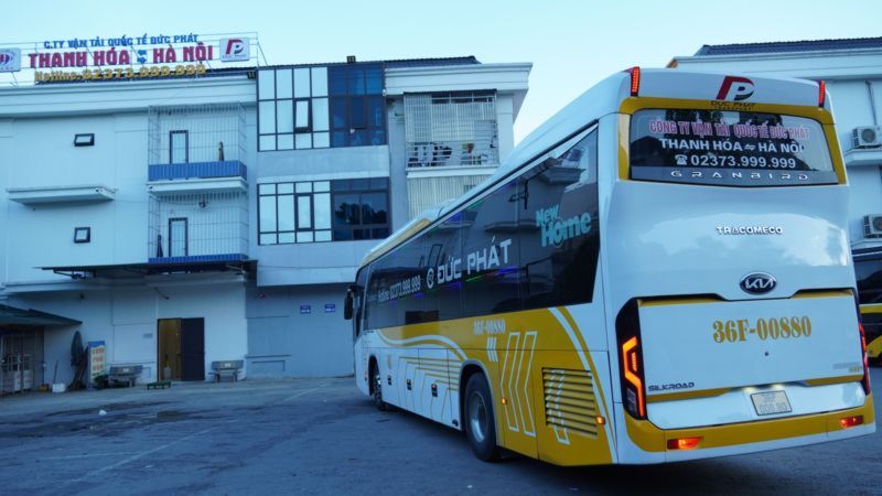 Nhà xe Đức Phát sẵn sàng phục vụ khách hàng trên mọi hành trình an toàn.