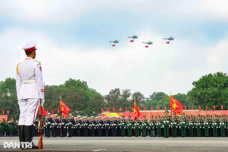 Xem diễu binh là một cách thể hiện tình yêu nước